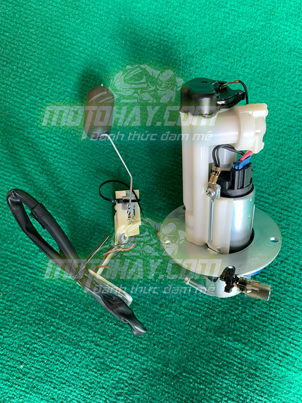 bom-xang-z800-chinh-hang